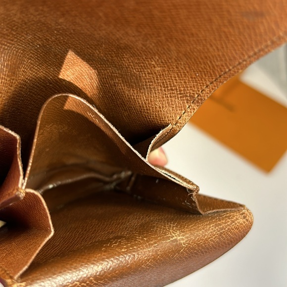 Louis Vuitton Monogram Round Coin Pouch - Picture 9 of 13